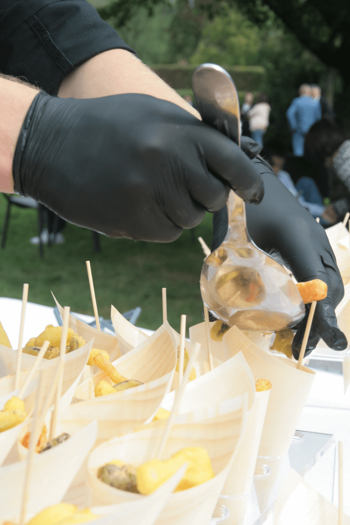 Conetti con frittini sfiziosi e verdure pastellate